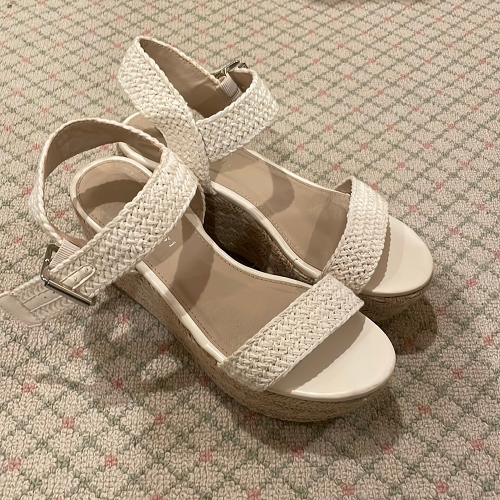 cream wedges